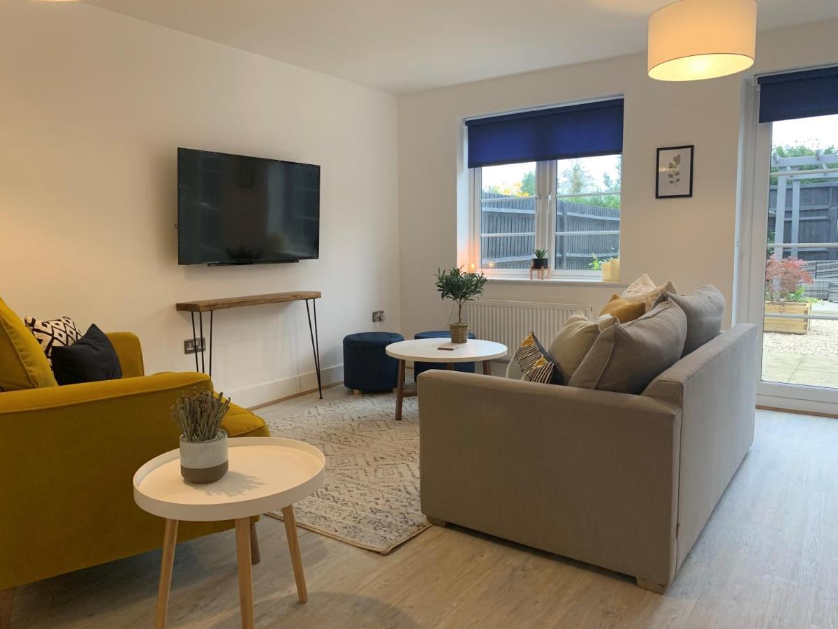 Vila Stylish & Spacious 3 Bed House With 2 Free Car Parking Spaces Appledram Exteriér fotografie