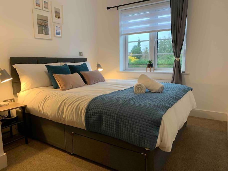 Vila Stylish & Spacious 3 Bed House With 2 Free Car Parking Spaces Appledram Exteriér fotografie