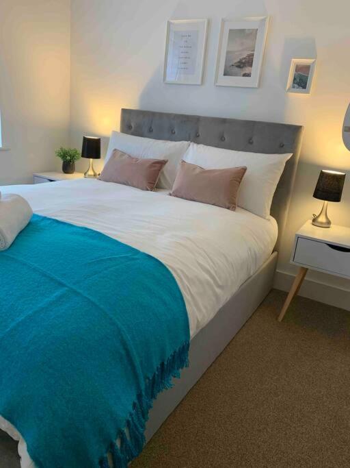 Vila Stylish & Spacious 3 Bed House With 2 Free Car Parking Spaces Appledram Exteriér fotografie